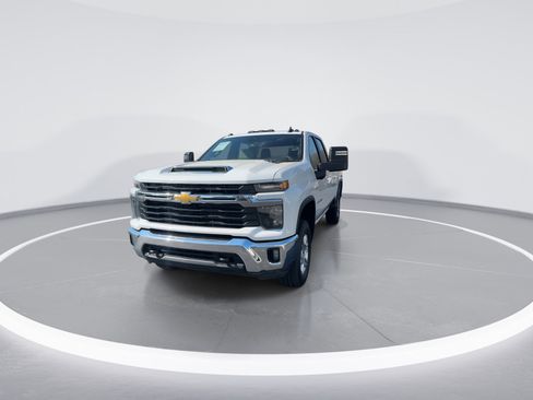 Used 2024 Chevrolet Silverado 2500 LT w/ Safety Package image 3