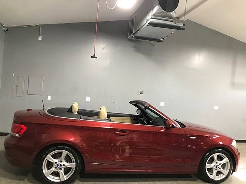 Used 2013 BMW 128i Convertible RWD image 3