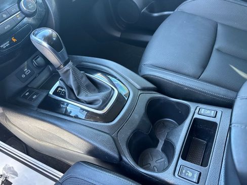 Used 2022 Nissan Rogue Sport SL image 23