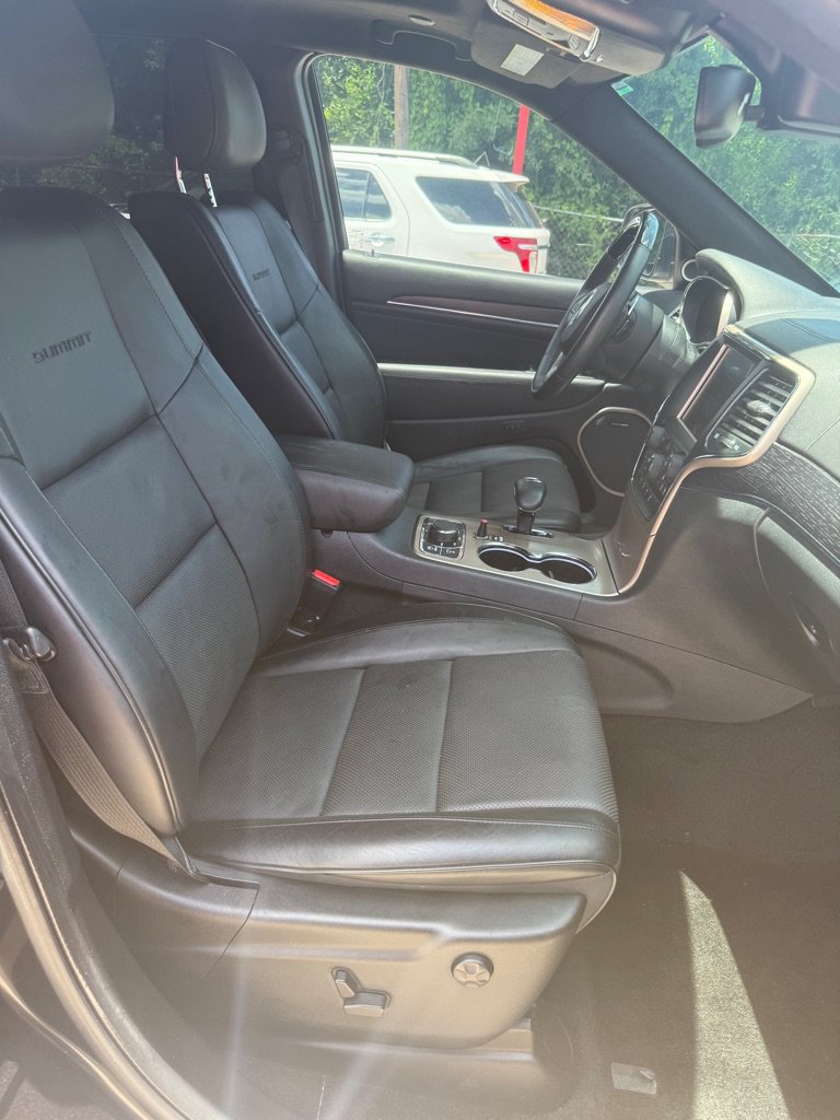 Used 2015 Jeep Grand Cherokee Summit w/ Platinum Series Group AWD/4WD image 32