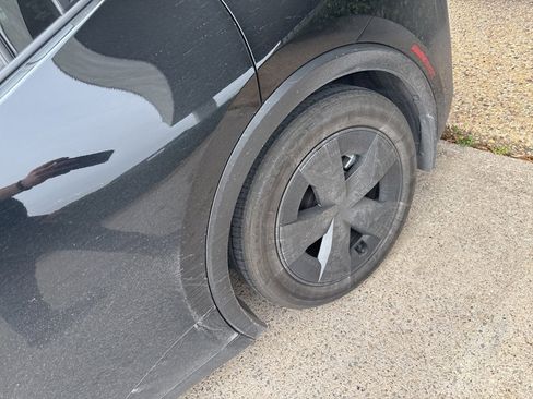 Used 2023 Toyota Prius LE image 11