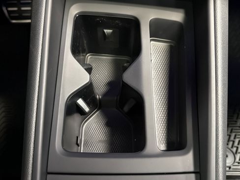 New 2026 Volkswagen Tiguan SE R-Line AWD/4WD image 35