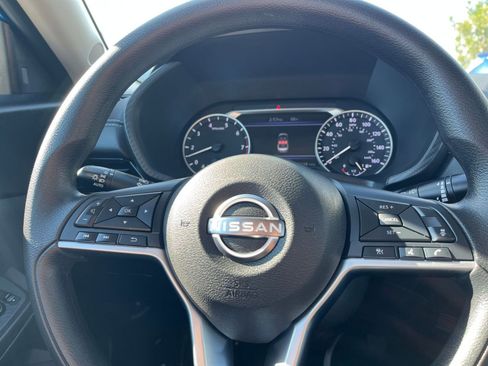 Used 2025 Nissan Sentra SV image 28