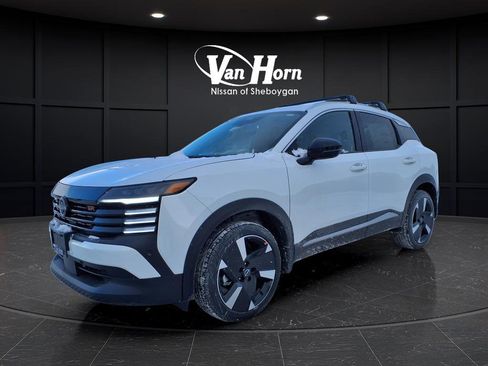 New 2026 Nissan Kicks SR w/ Cold Weather Package image 3