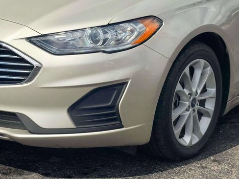 Used 2019 Ford Fusion SE FWD image 5
