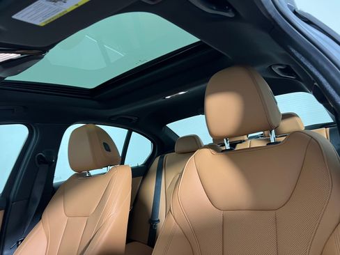 Used 2025 BMW 330i xDrive Sedan w/ Convenience Package image 24