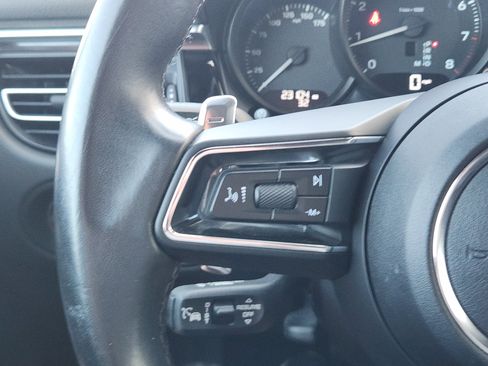 Used 2024 Porsche Macan image 30