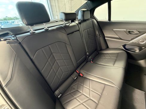 Used 2024 BMW i5 eDrive40i w/ M Sport Package image 31