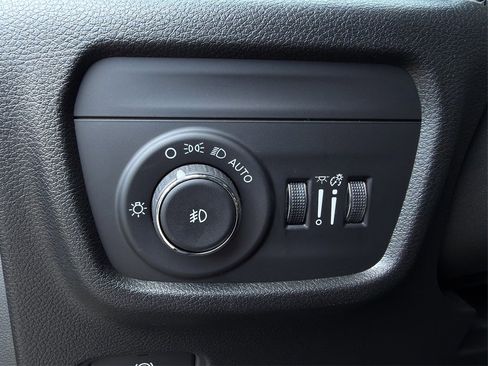 New 2025 Jeep Grand Cherokee Limited image 18