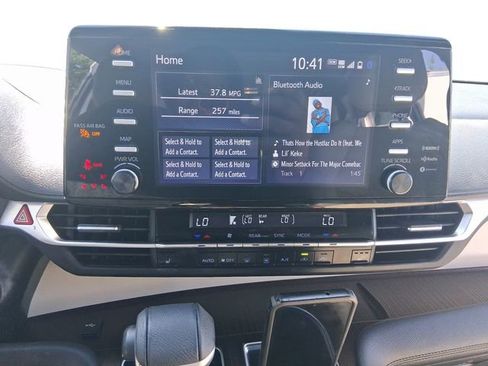 Used 2023 Toyota Sienna XLE FWD image 21