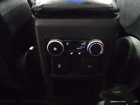 Used 2020 Ford Explorer XLT w/ Equipment Group 202A AWD/4WD image 28