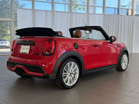 Used 2024 MINI Cooper S w/ Signature Upholstery Package FWD image 9