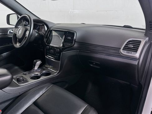 Used 2019 Jeep Grand Cherokee Limited AWD/4WD image 28