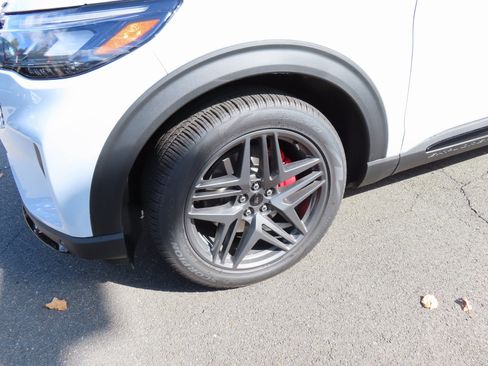 New 2026 Ford Explorer ST w/ Sun And Sound Package image 8