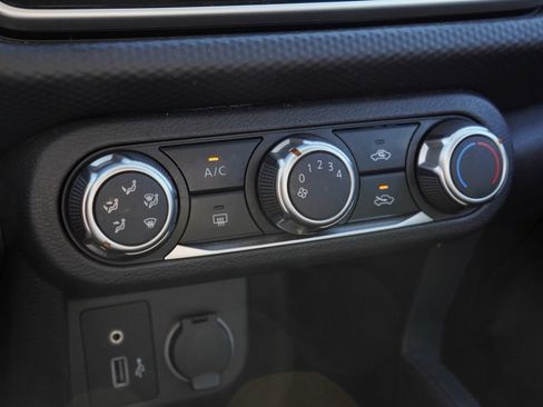 Certified 2024 Nissan Kicks S image 14