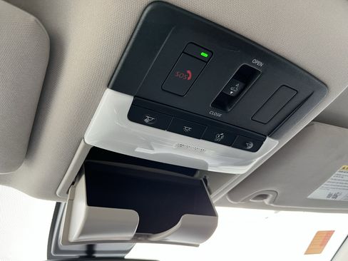 Used 2024 Nissan Altima 2.5 SV w/ SV Premium Package image 31