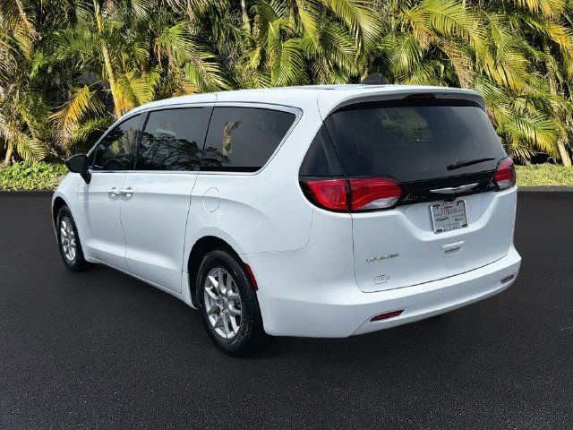 Used 2024 Chrysler Voyager LX FWD image 8