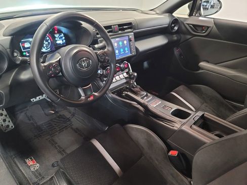 Used 2023 Toyota GR86 Premium image 18