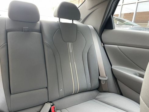 Used 2025 Hyundai Elantra SEL image 38