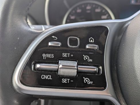 Used 2022 Mercedes-Benz GLC 300 4MATIC image 27