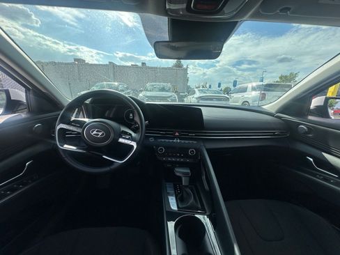 Used 2025 Hyundai Elantra SEL image 33