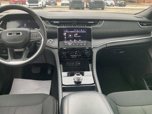 Used 2024 Jeep Grand Cherokee L Laredo w/ Luxury Tech Group I AWD/4WD image 12