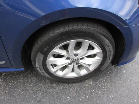 Used 2016 Volkswagen Passat 1.8T S FWD image 34