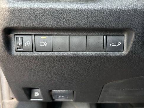 Used 2022 Toyota RAV4 XLE w/ Convenience Package AWD/4WD image 25