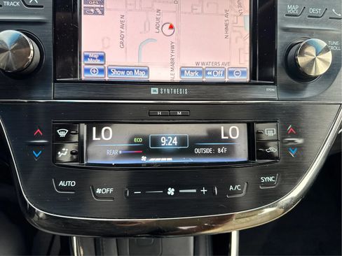 Used 2014 Toyota Avalon Limited w/ Technology Package FWD image 33
