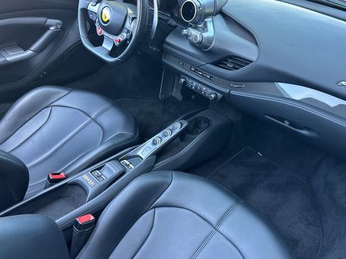 Used 2022 Ferrari F8 Tributo RWD image 17
