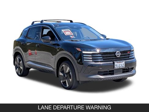 Certified 2025 Nissan Kicks SR image 2