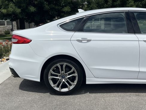 Used 2019 Ford Fusion SEL FWD image 6