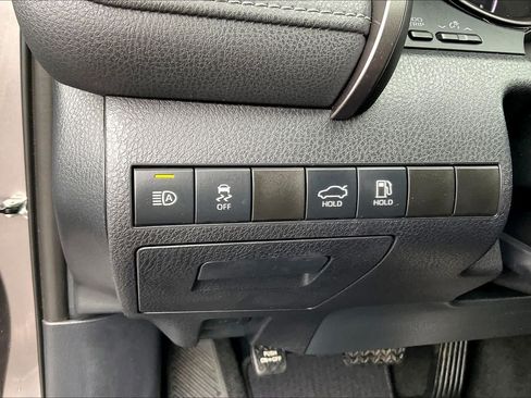 Used 2022 Toyota Camry SE FWD image 32