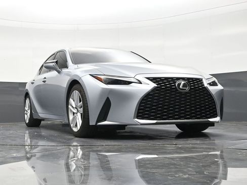 Used 2023 Lexus IS 300 w/ Comfort Package RWD image 27