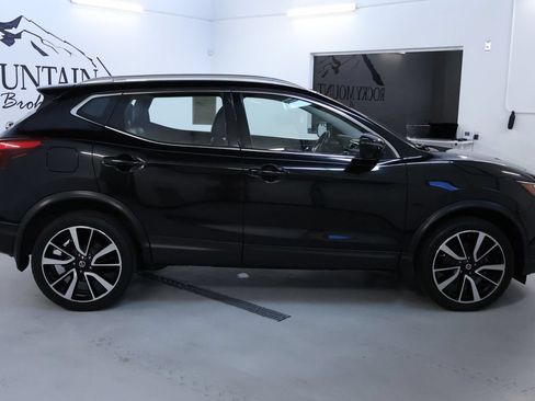 Used 2018 Nissan Rogue Sport SL w/ SL Premium Package AWD/4WD image 8