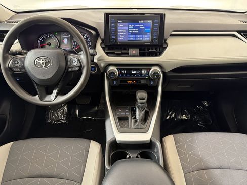 Used 2021 Toyota RAV4 XLE FWD image 16