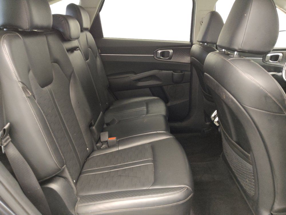 Used 2024 Kia Sorento S FWD image 19