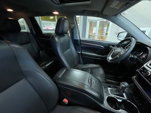 Used 2016 Toyota Highlander Limited image 31