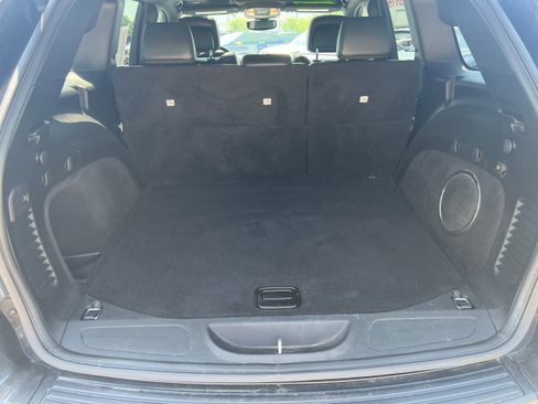 Used 2020 Jeep Grand Cherokee Laredo w/ Quick Order Package 2BN North image 11