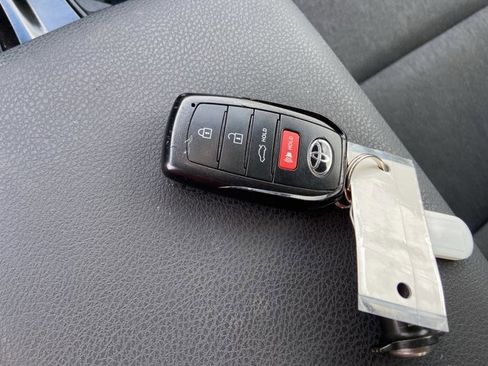 Used 2025 Toyota Camry LE image 41