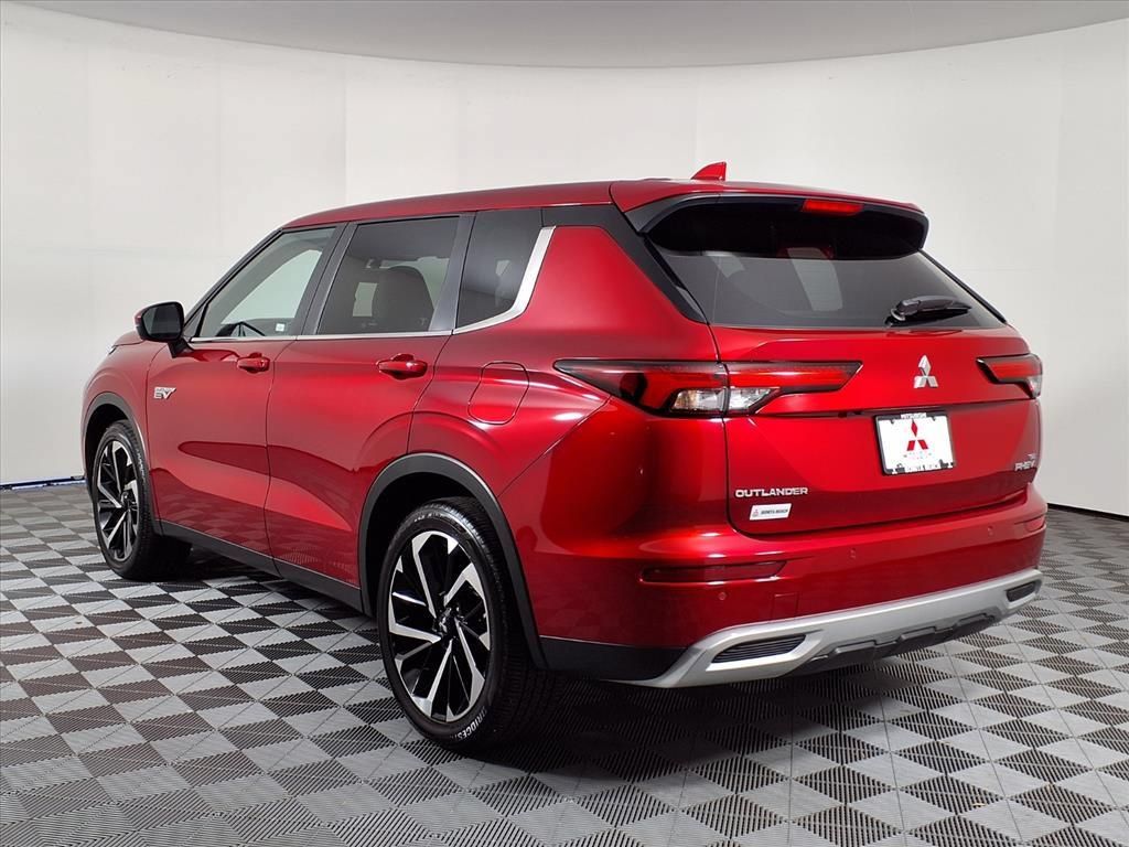 Used 2024 Mitsubishi Outlander SE AWD/4WD image 5