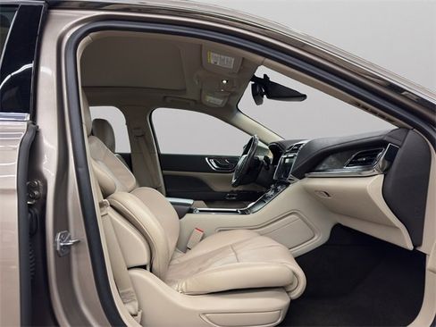 Used 2020 Lincoln Continental Reserve image 18