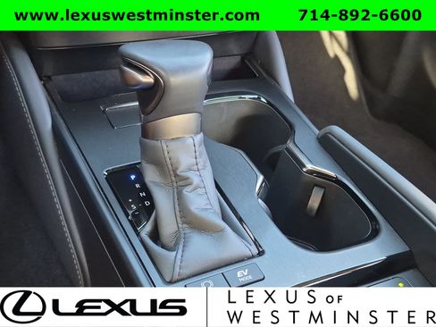 Used 2025 Lexus ES 300h w/ Premium Package FWD image 22