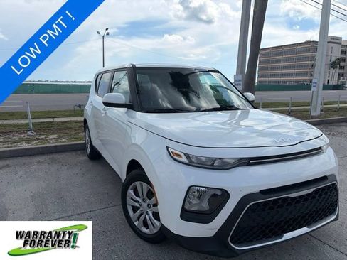 Used 2022 Kia Soul LX FWD image 1