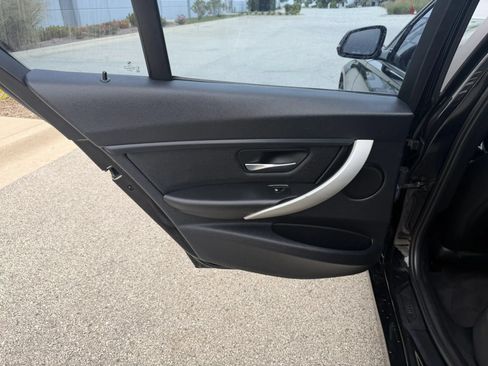 Used 2013 BMW 328i xDrive Sedan AWD/4WD image 18