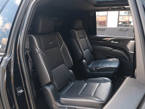 Used 2021 Cadillac Escalade ESV Sport w/ Driver Assist Tech Package RWD image 32