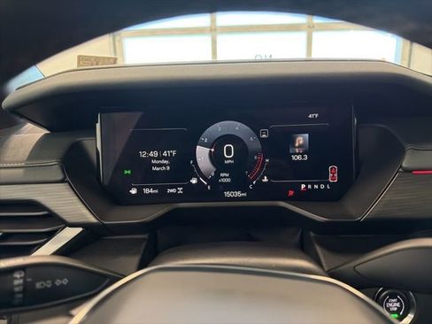 Used 2025 GMC Acadia AT4 w/ Luxury Package image 35