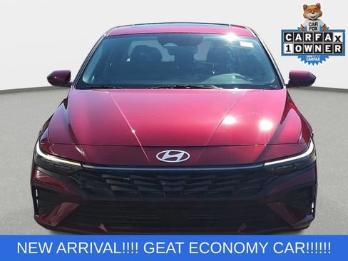 Used 2024 Hyundai Elantra SEL w/ Convenience Package FWD image 2