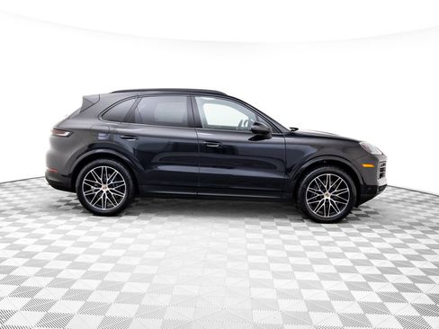 Certified 2025 Porsche Cayenne image 8