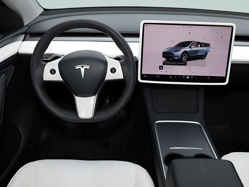 Used 2023 Tesla Model Y Long Range AWD/4WD image 17